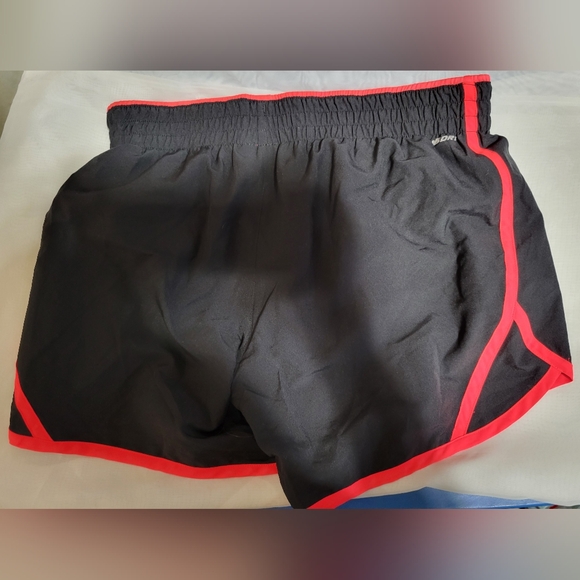 New Balance shorts - Picture 2 of 3